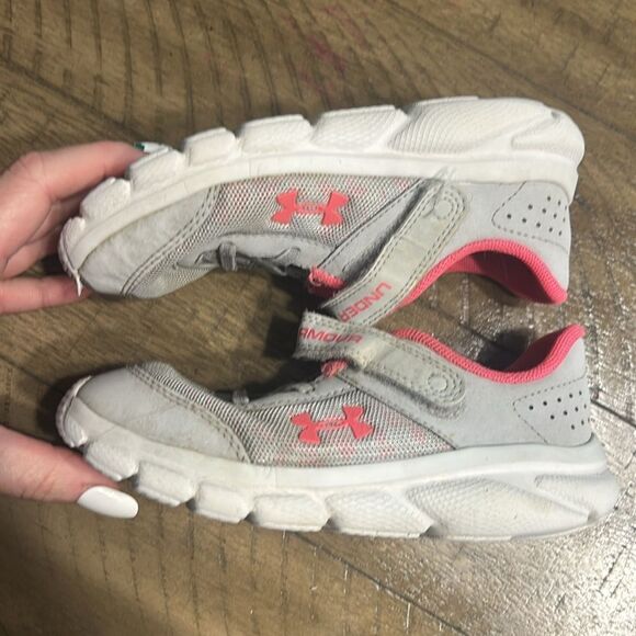 Under Armour and Roxy play sneakers LOT size 10 toddler - Picture 7 of 12